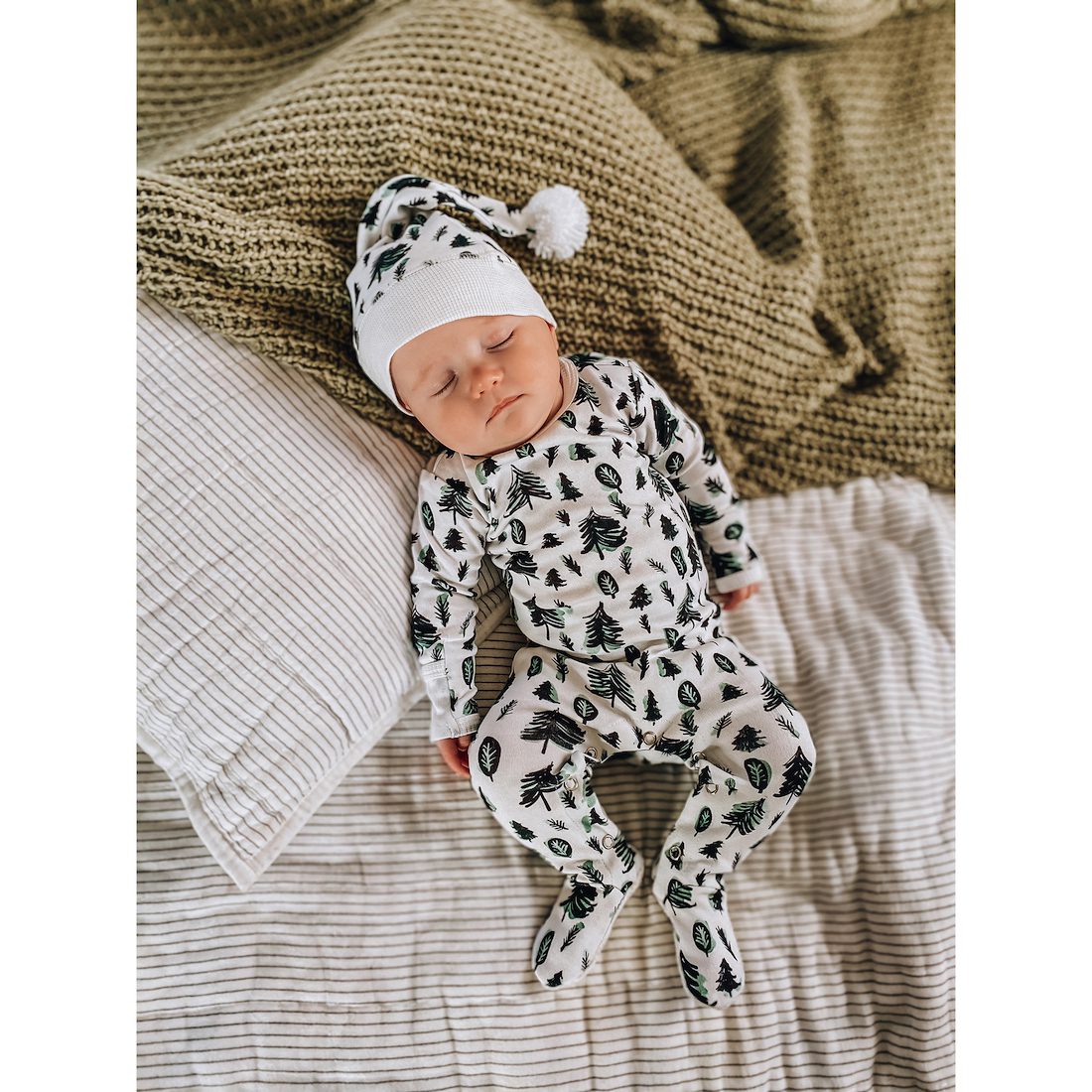 Holiday Footie & Cap Set | Oh Xmas Tree