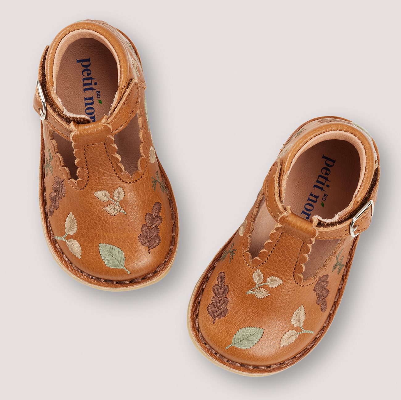 Autumn Leaves T-Bar Scallop | Cognac