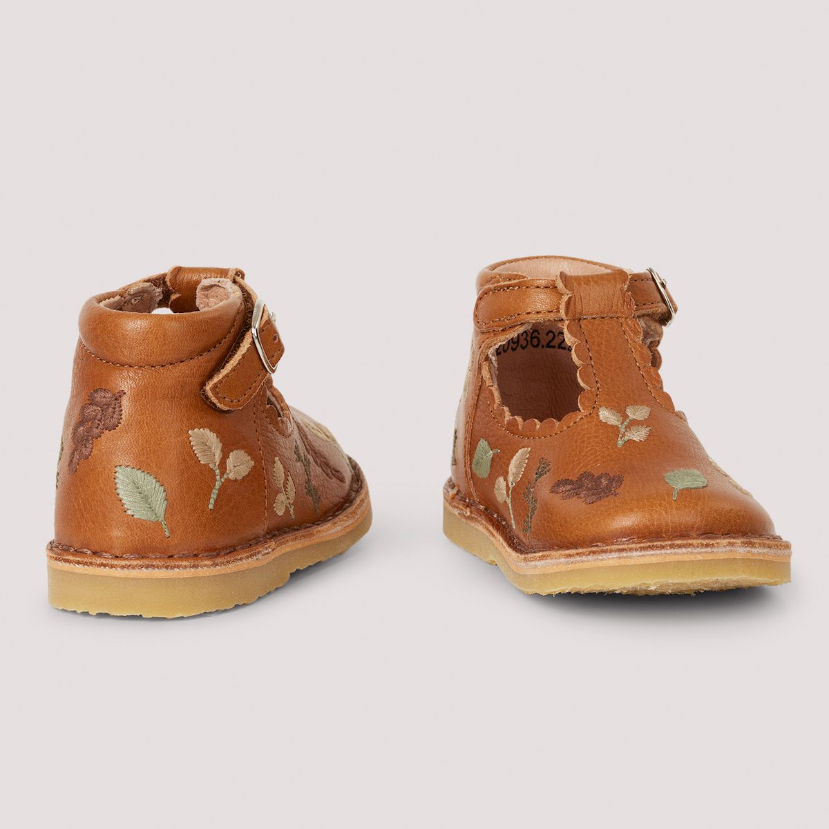 Autumn Leaves T-Bar Scallop | Cognac