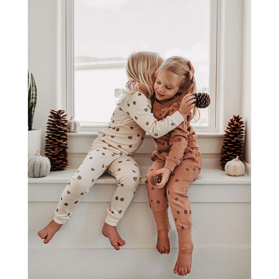 Sweatshirt & Jogger Set | Oatmeal Pinecone