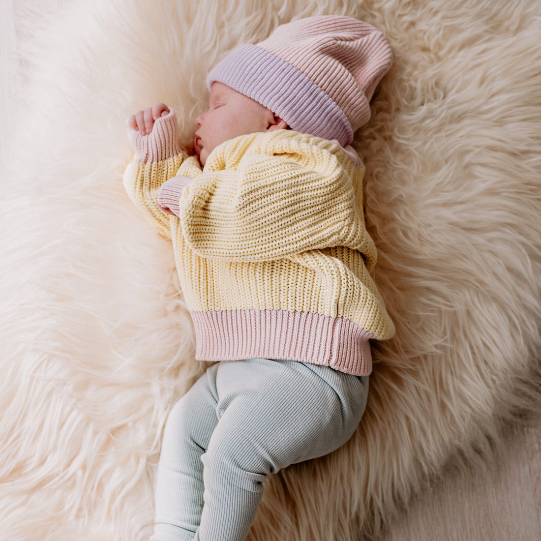 Candy Haze Contrast Knitted Hat