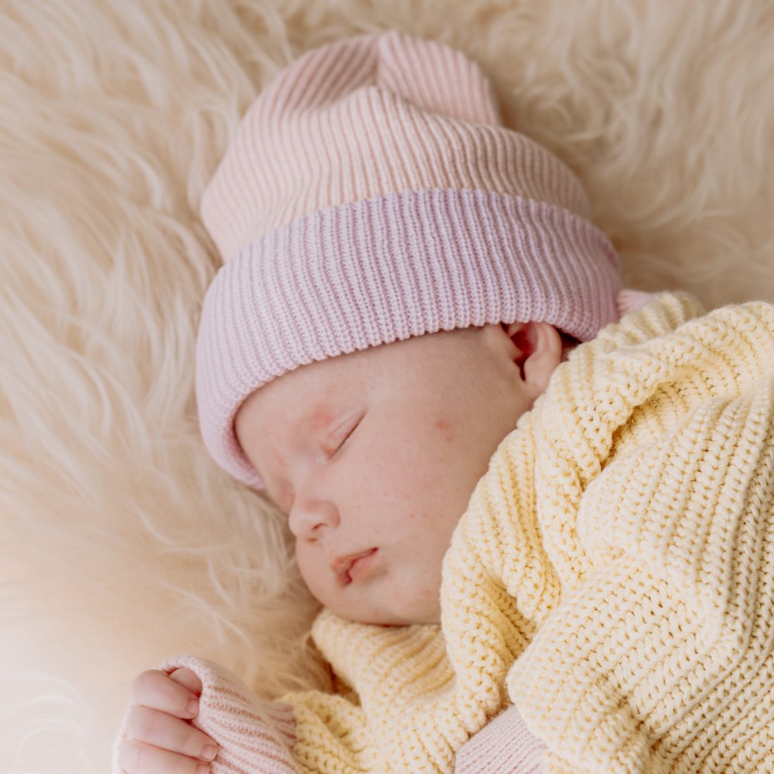 Candy Haze Contrast Knitted Hat