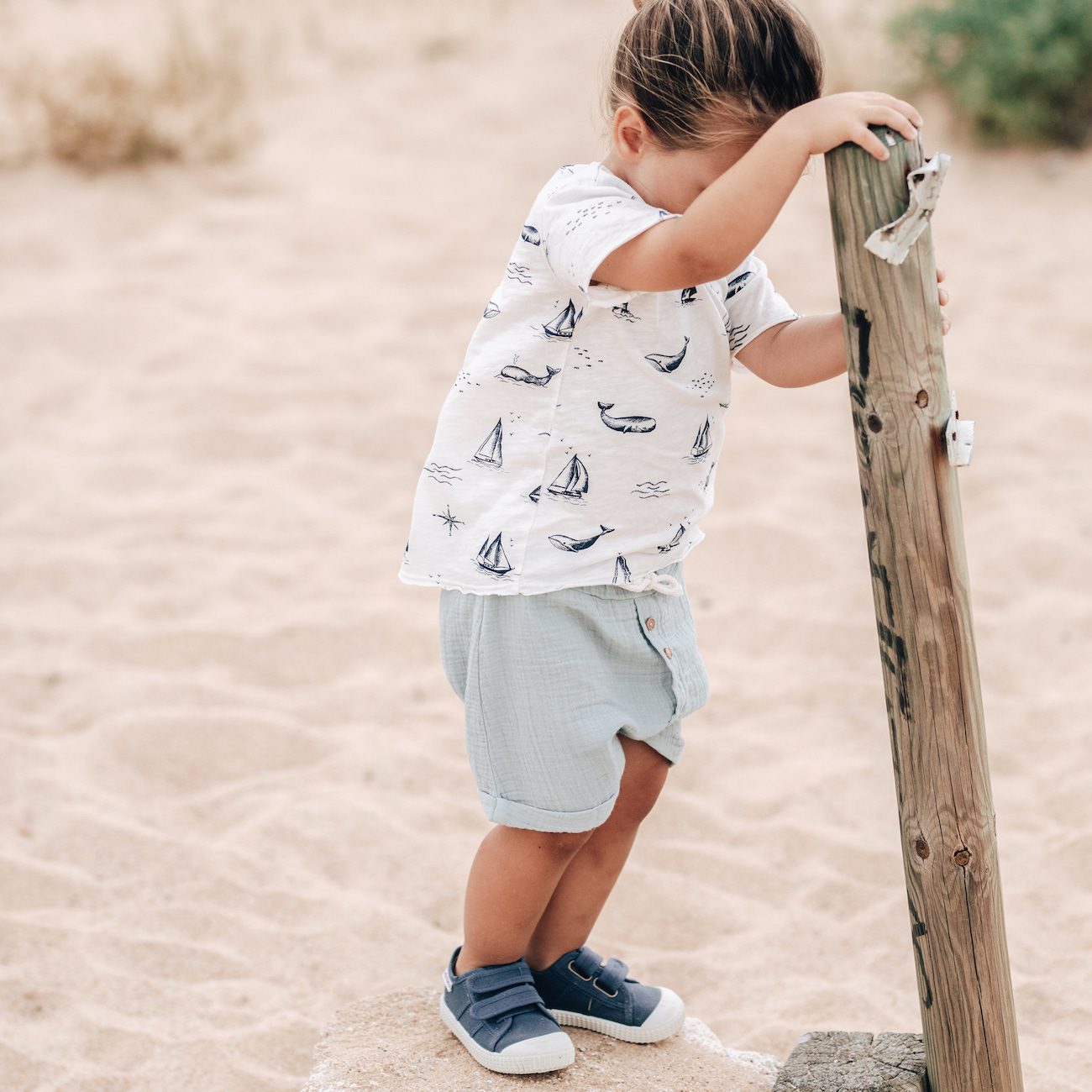 Marine T-Shirt & Alguer Shorts | Ecru/Celest