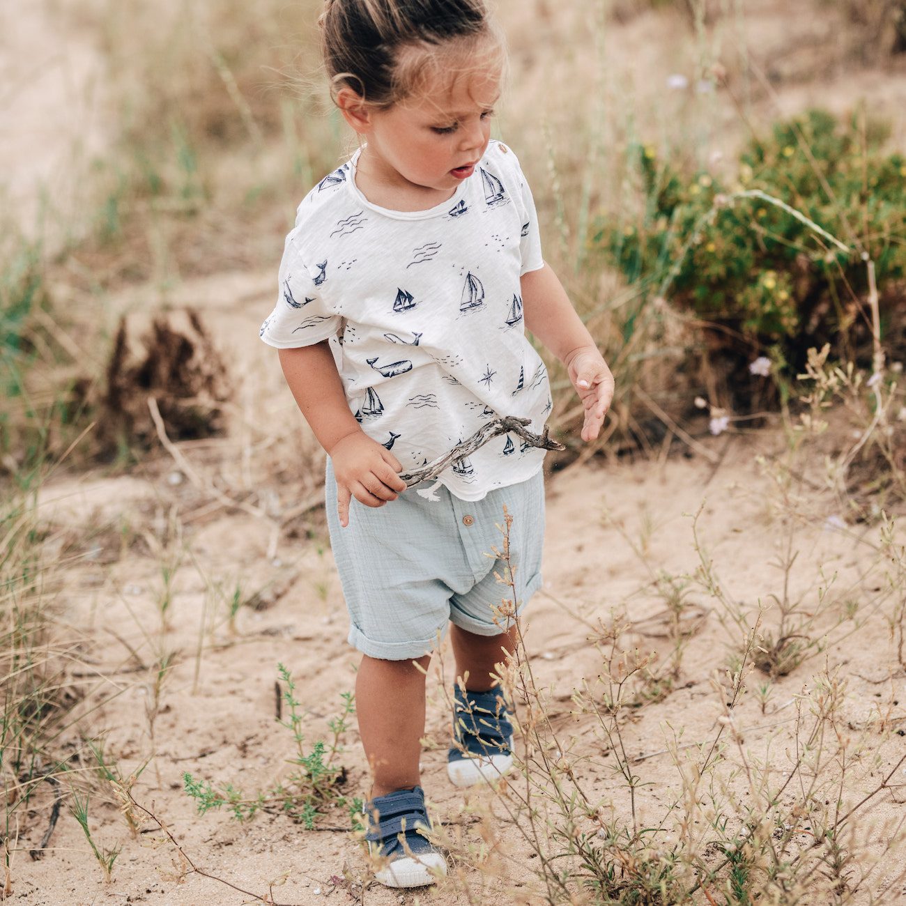 Marine T-Shirt & Alguer Shorts | Ecru/Celest