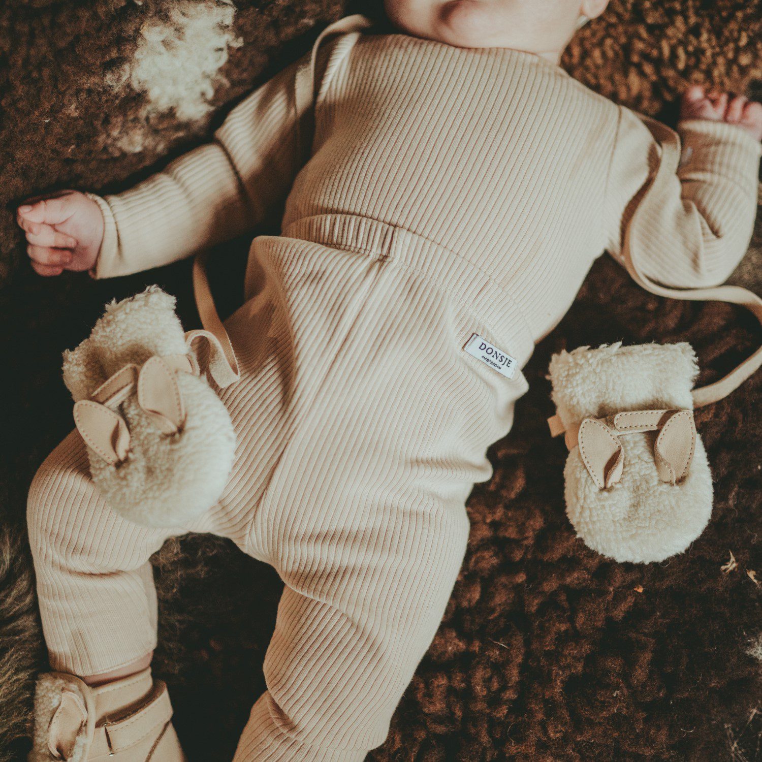 Richy Mittens | Bunny | Off white Curly Faux Fur