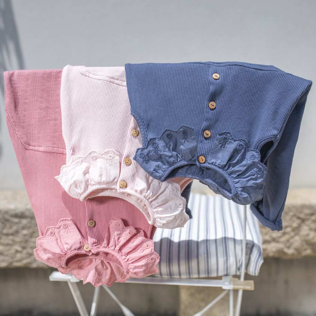 Ajour Romper W/ Ruffled Collar | Pale Pink