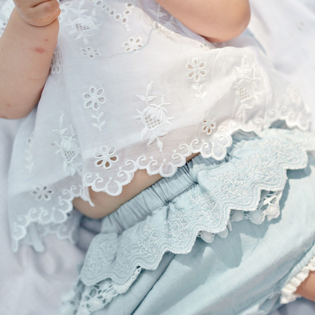 Blouse Sandrine Off-White & Bloomers Carlosa Chambray