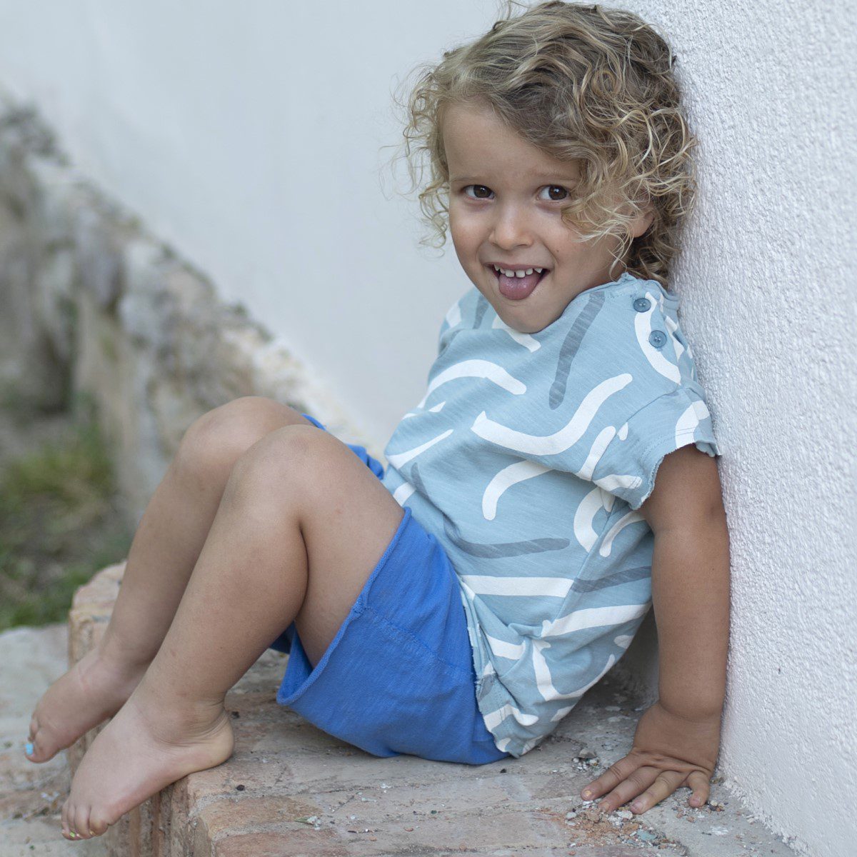 Wind T-Shirt & Empordà Electric Blue Short