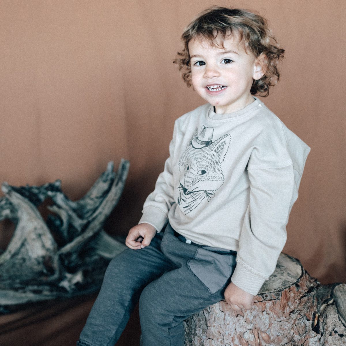 Sand Fox Sweatshirt & Anthracite Pocket Trousers