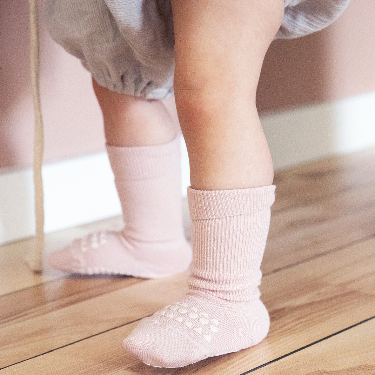Bamboo Non-Slip Socks | Soft Pink