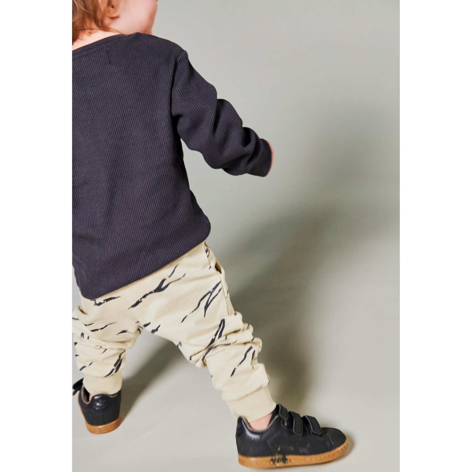 Remo Waffle Top Black & Como Pant Black Print