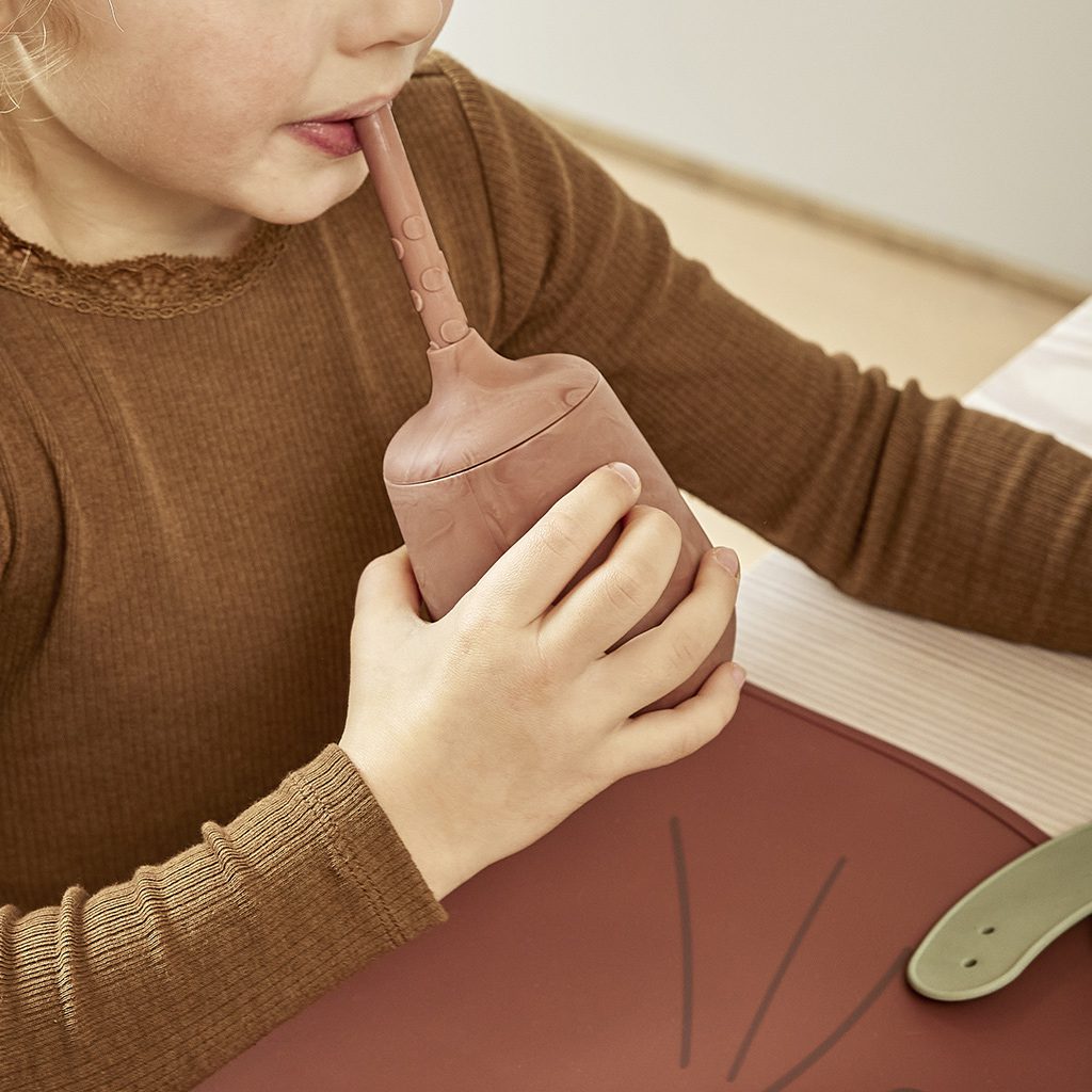 Adita Silicone Cup W/ Straw | Red Mix