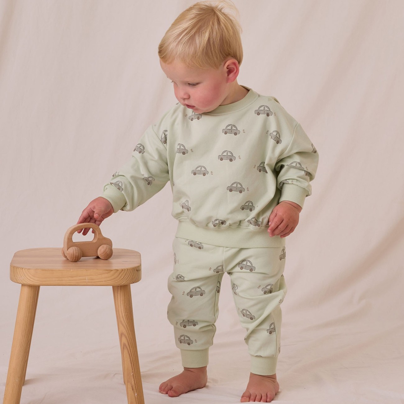 Relaxed Sweatshirt & Relaxed Sweatpants | Cars