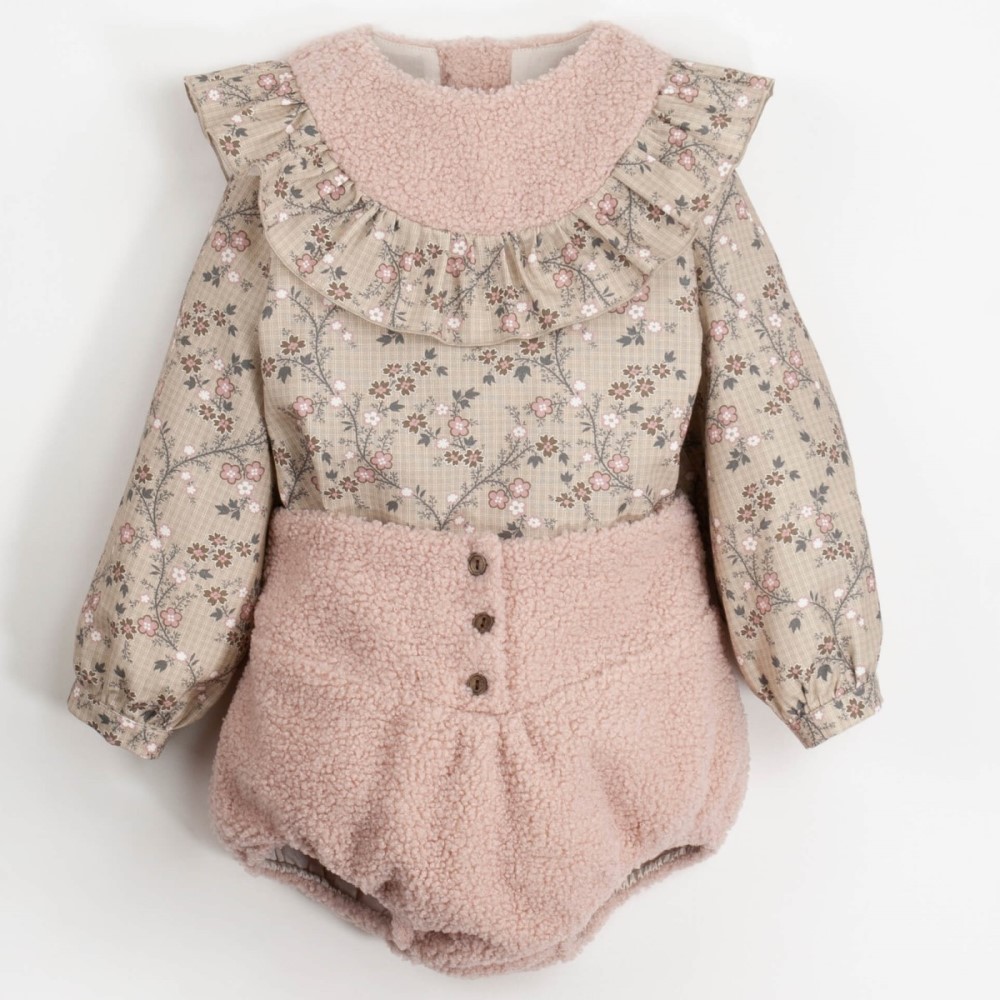 Fleece High Waisted Culotte & Rounded Yolk Blouse | Floral/Pink