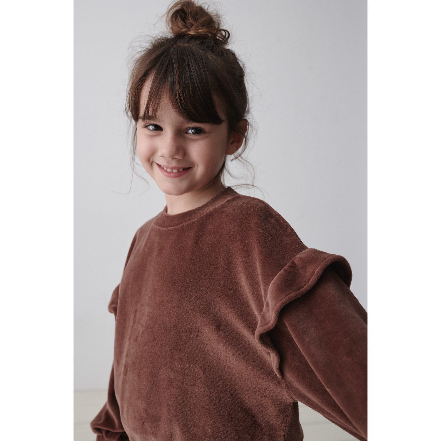 Nora Velour Ruffle Sweatshirt & Chloe Velour Flared Pants | Brown