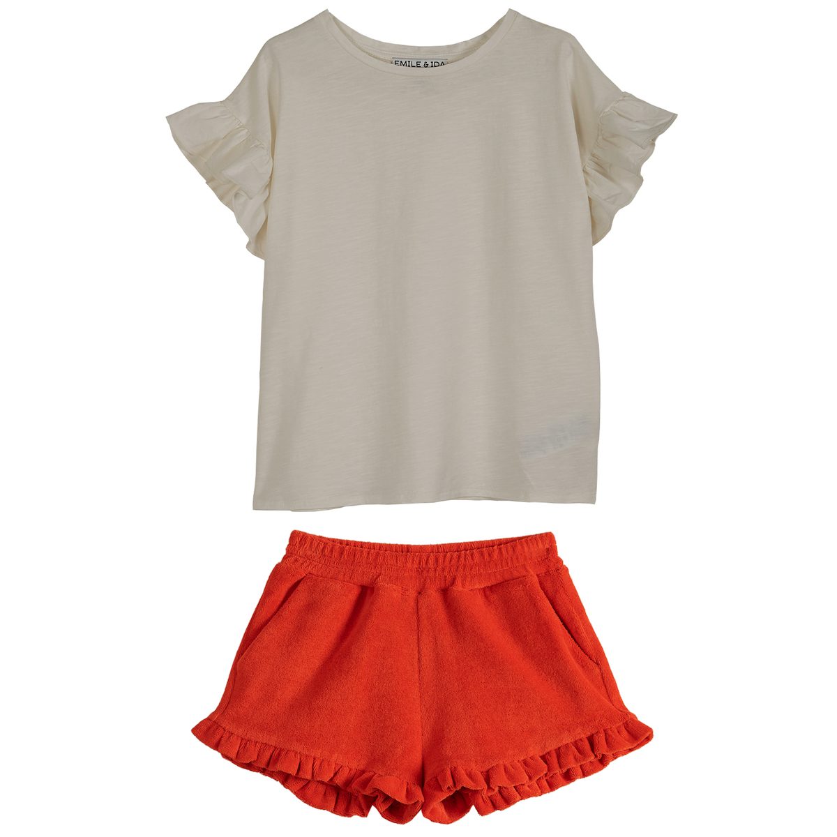 T-Shirt & Red Terry Shorts