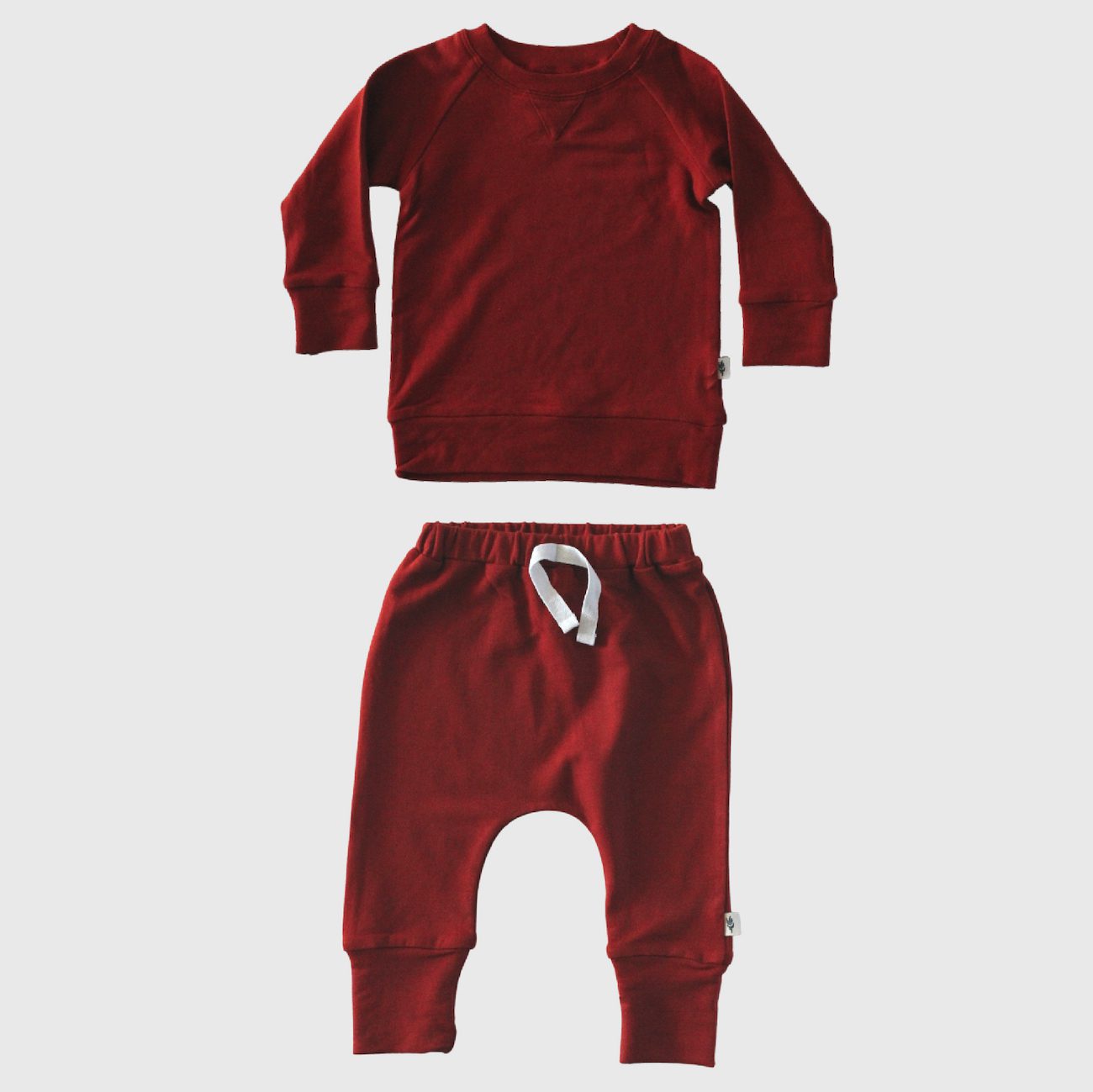 Raglan Sweatshirt & Slim Harems | Apple