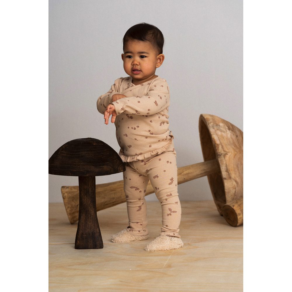 Rib Wrap Tee & Rib Ruffle Leggings | Acorn