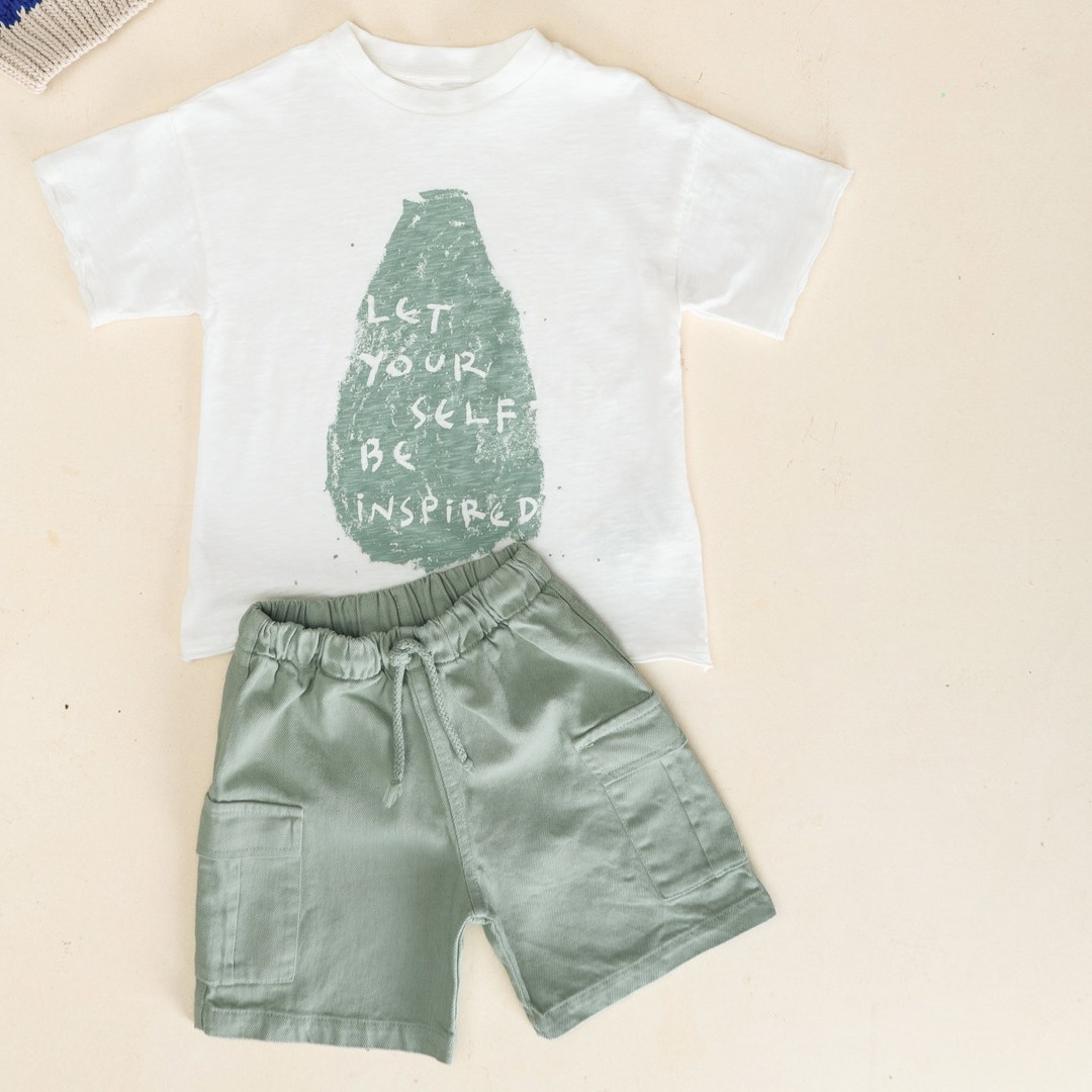 Tshirt & Twill Shorts W/ Side Pocket