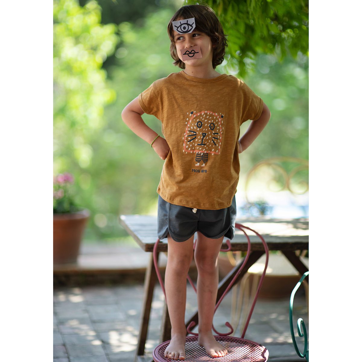 T-Shirt Mon Ami Curry & Shorts Marsella Night Blue