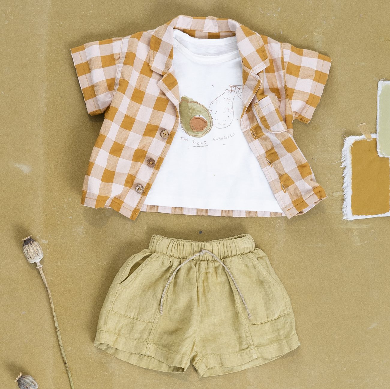 Flame Jersey Tee / Vichy Woven Shirt / Linen Shorts