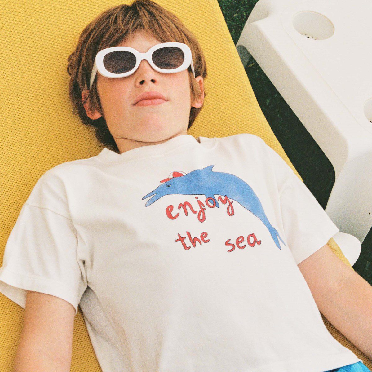 Enjoy The Sea T-Shirt & Dolphin Embroidery Short