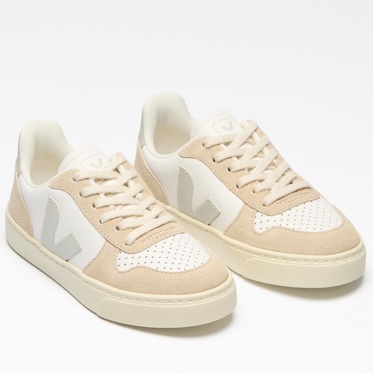 V-10 Leather White Natural Almond